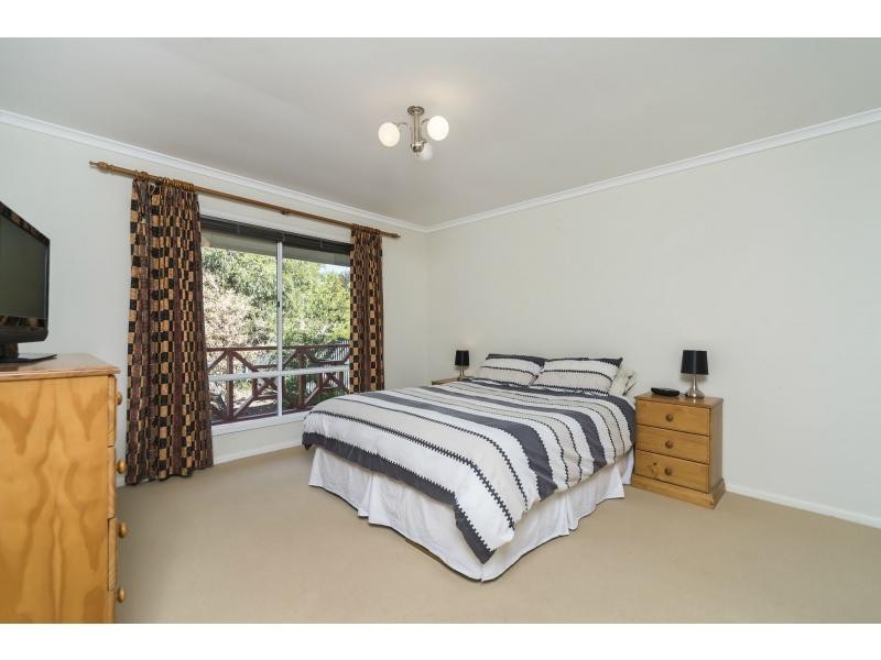 11 WHITEMAN ROAD, Williamstown SA 5351