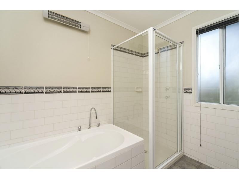 11 WHITEMAN ROAD, Williamstown SA 5351