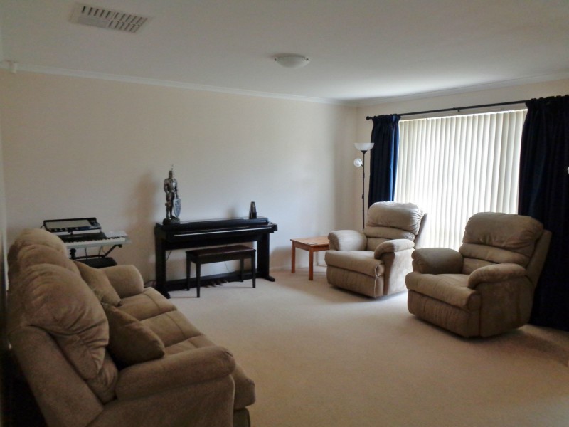 4 Lincoln Court, Blakeview SA 5114
