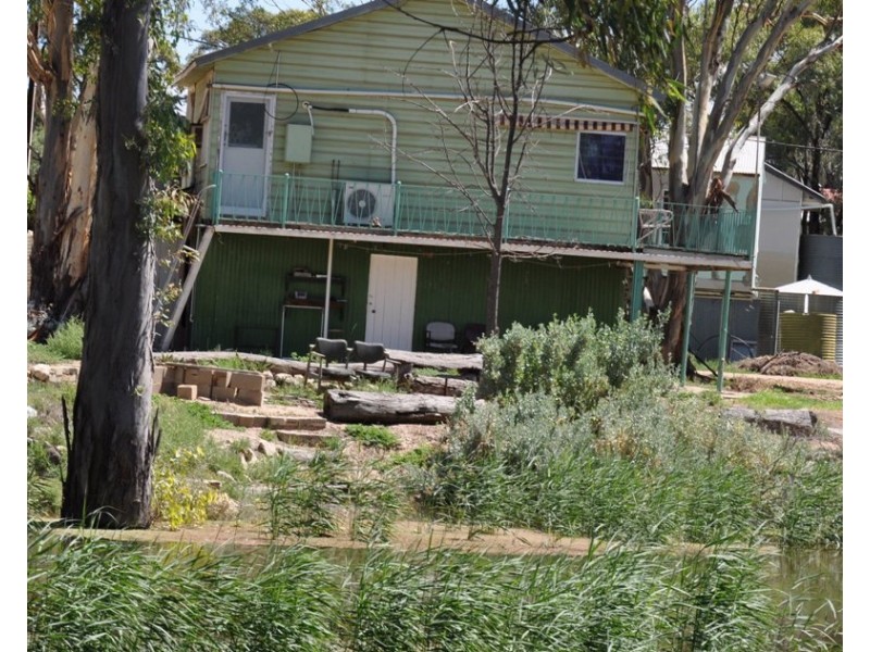 86 Docs Road, Blanchetown SA 5357
