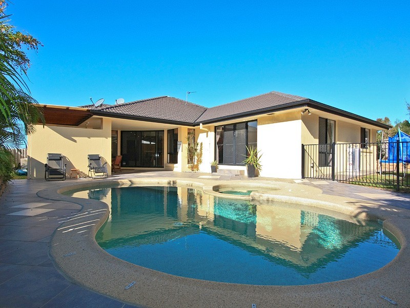 19 Mountain Ash Circuit, Robina QLD 4226