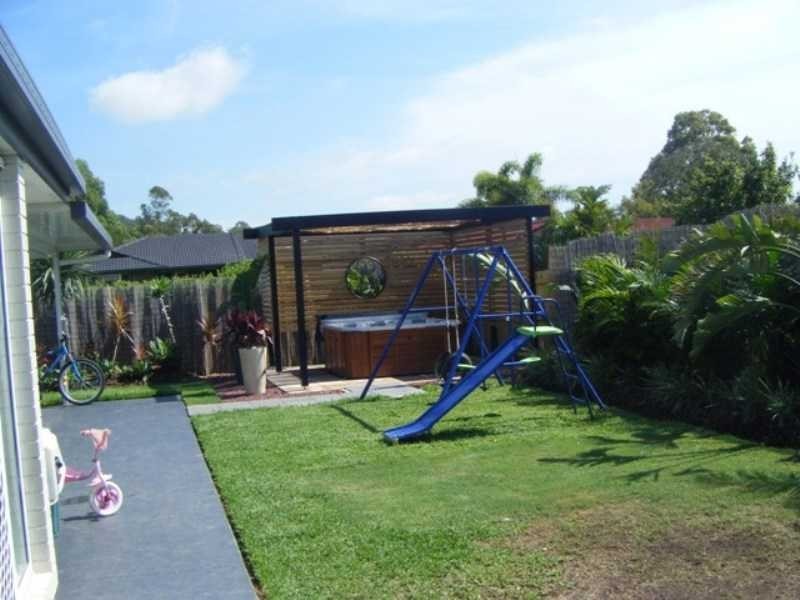 2 Jambi Court, Tanah Merah QLD 4128