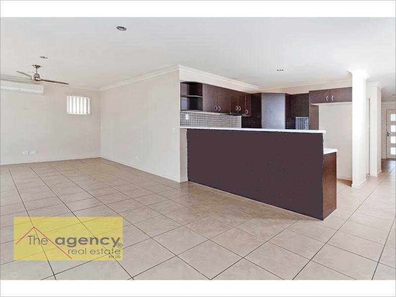 11 Codrington Circuit, Pacific Pines QLD 4211