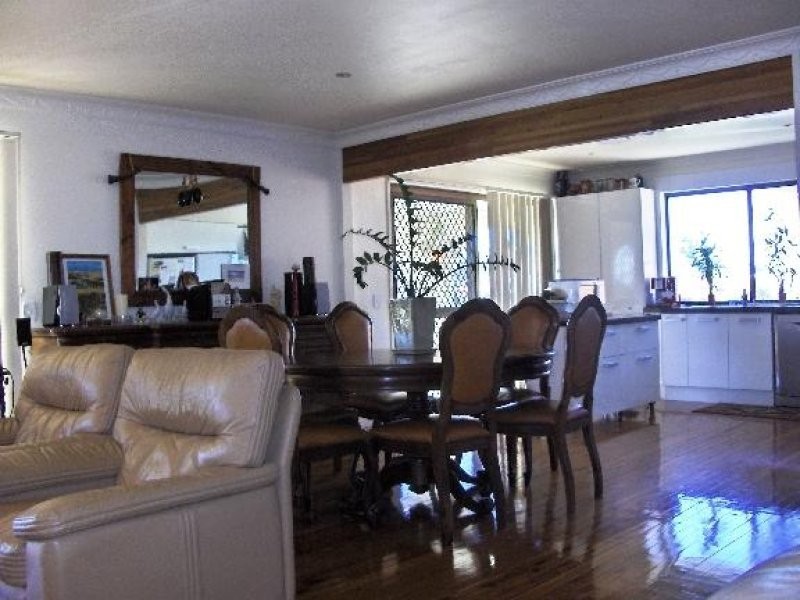 15 Banwell Crescent, Carindale QLD 4152