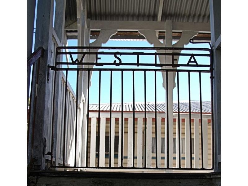 644 Logan Road, Greenslopes QLD 4120