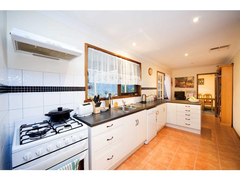 13 Oaklands Crescent, Frankston VIC 3199