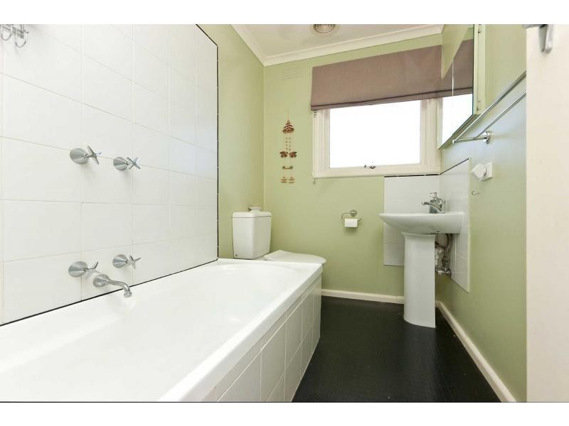 2/24 Golden Avenue, Chelsea VIC 3196