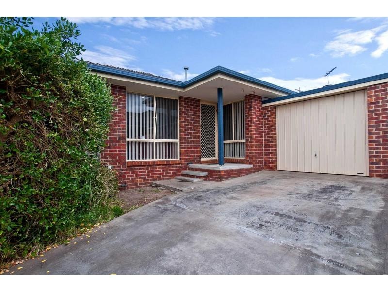 11/2 Allington Place, Langwarrin VIC 3910