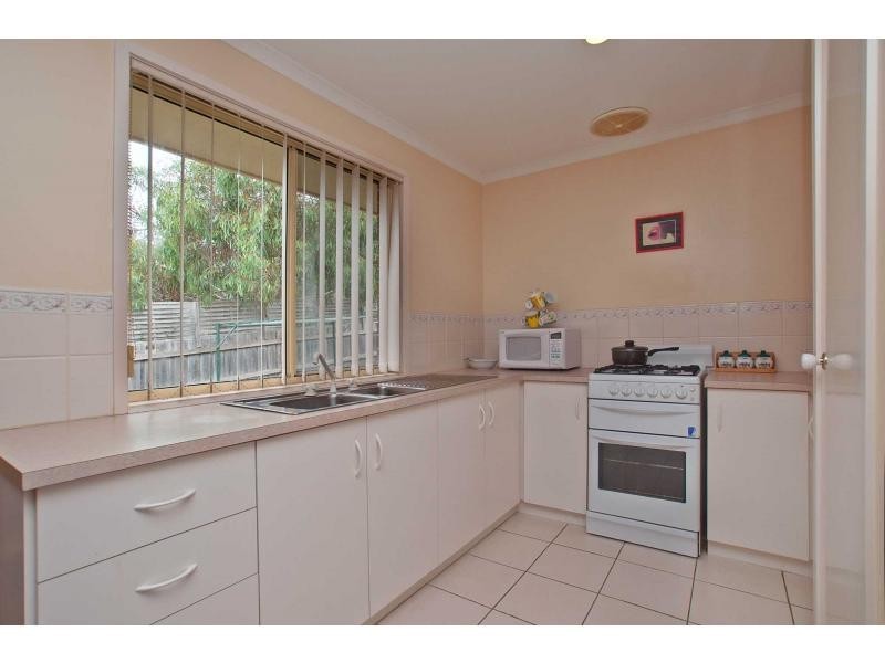 11/2 Allington Place, Langwarrin VIC 3910