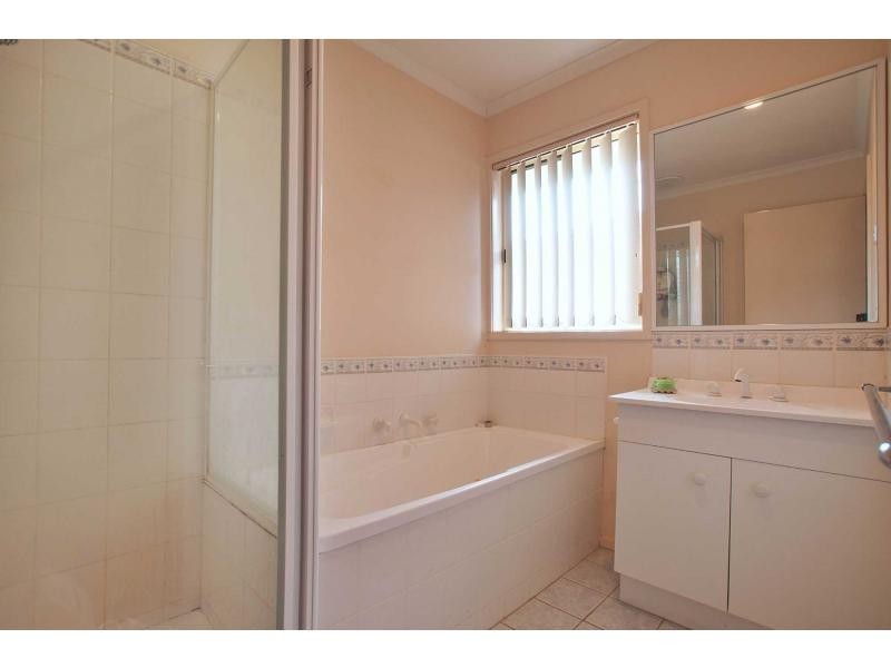 11/2 Allington Place, Langwarrin VIC 3910