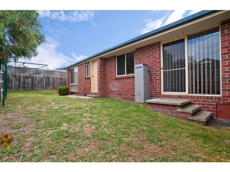 11/2 Allington Place, Langwarrin VIC 3910