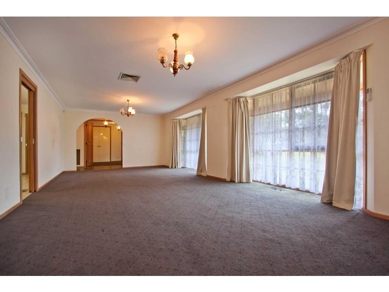 13 Coronet Court, Cranbourne VIC 3977