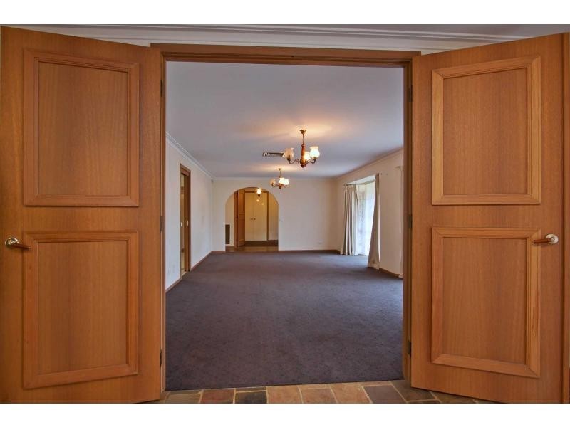 13 Coronet Court, Cranbourne VIC 3977