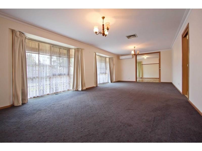 13 Coronet Court, Cranbourne VIC 3977