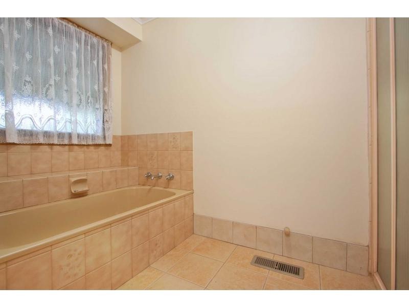 13 Coronet Court, Cranbourne VIC 3977