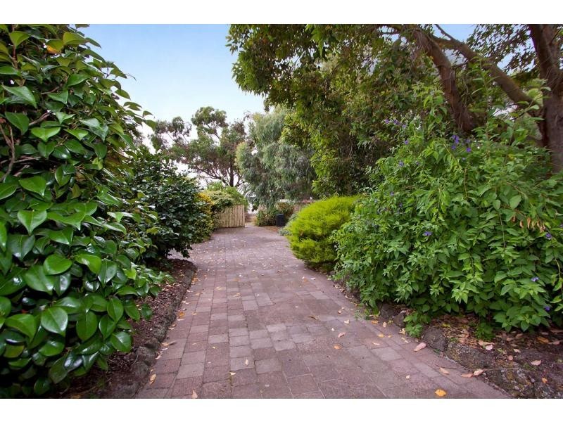 13 Coronet Court, Cranbourne VIC 3977