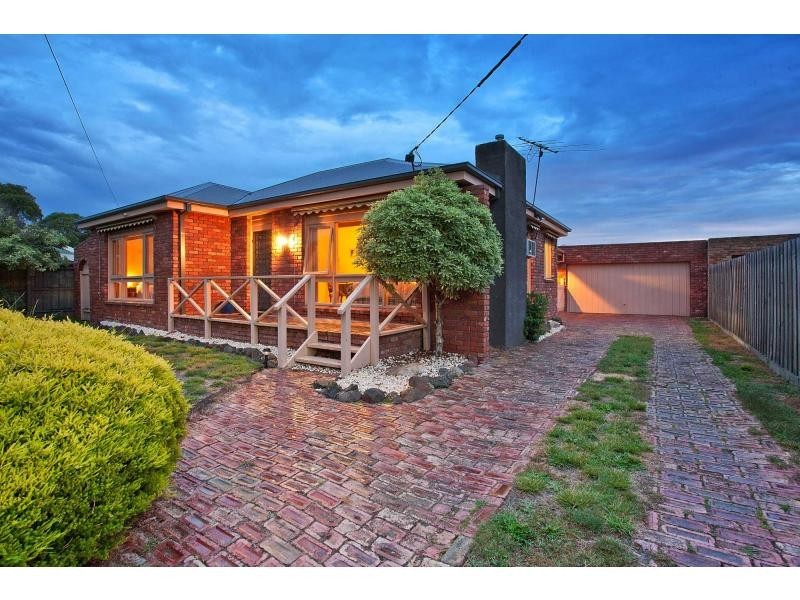4 Redgdon Avenue, Frankston VIC 3199