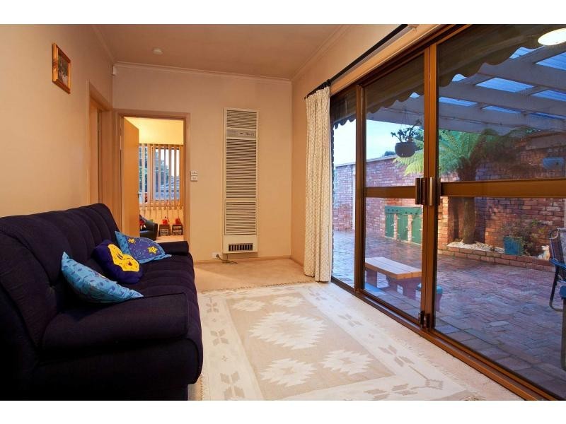 4 Redgdon Avenue, Frankston VIC 3199
