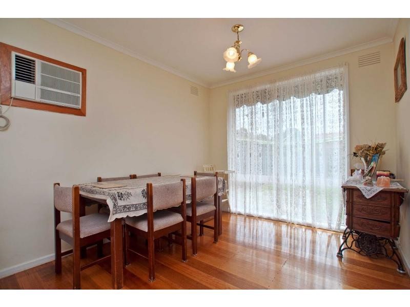 33 Alexander Crescent, Frankston VIC 3199