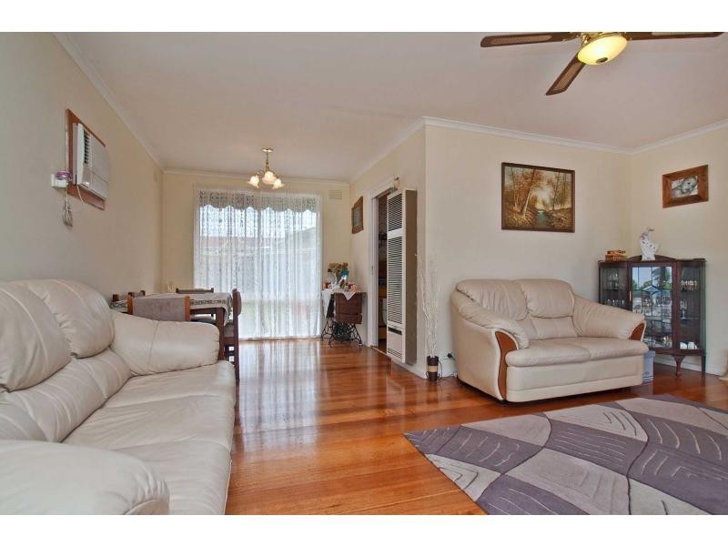 33 Alexander Crescent, Frankston VIC 3199