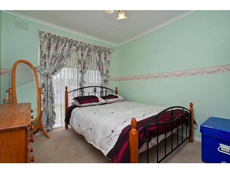 33 Alexander Crescent, Frankston VIC 3199