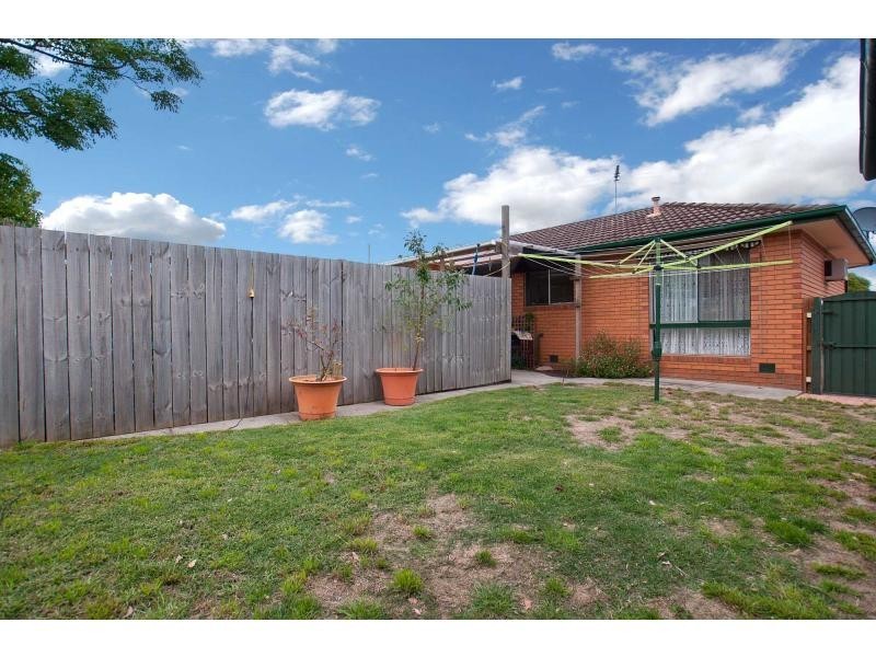 33 Alexander Crescent, Frankston VIC 3199