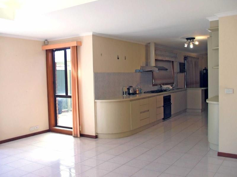 15 Burton Close, Keilor Downs VIC 3038