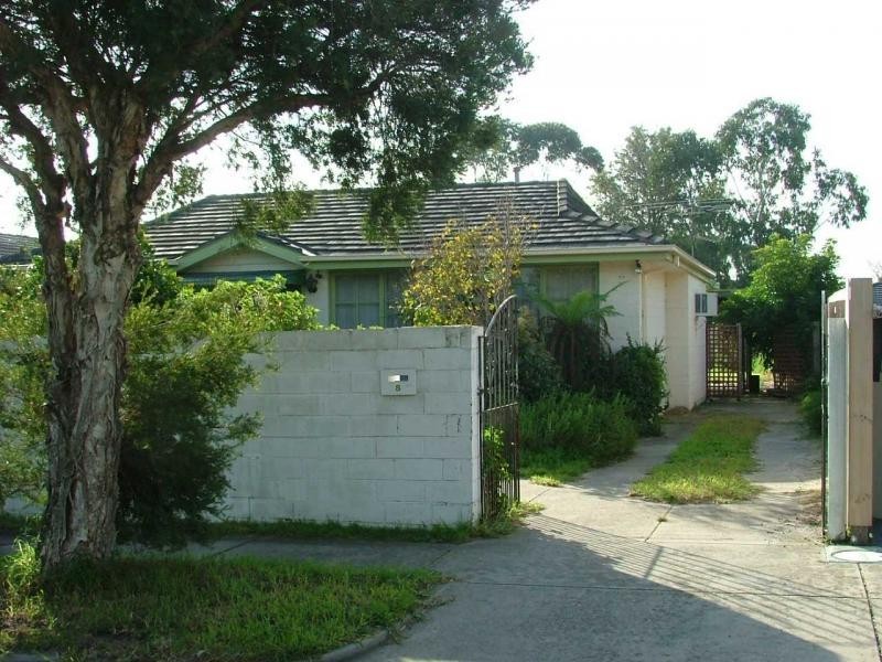 8 Fellowes Street, Seaford VIC 3198
