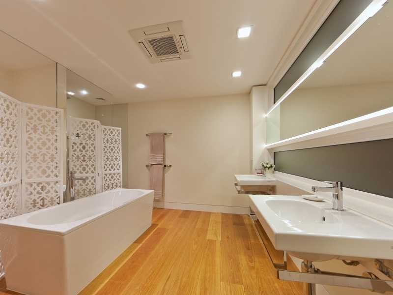 17 Earimil Drive, Mount Eliza VIC 3930