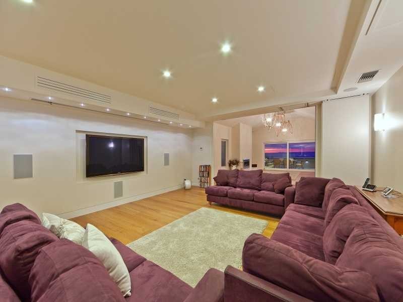 17 Earimil Drive, Mount Eliza VIC 3930