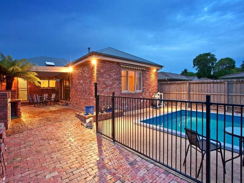 4 Redgdon Avenue, Frankston VIC 3199