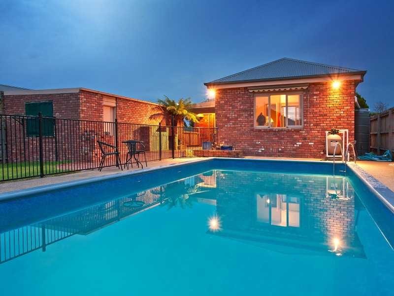 4 Redgdon Avenue, Frankston VIC 3199