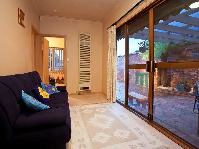 4 Redgdon Avenue, Frankston VIC 3199