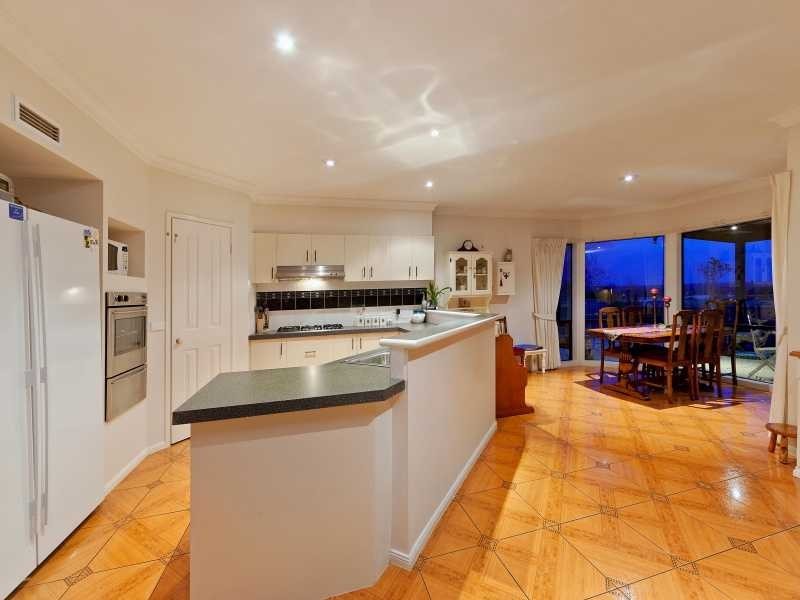 17 Colbert Court, Frankston South VIC 3199