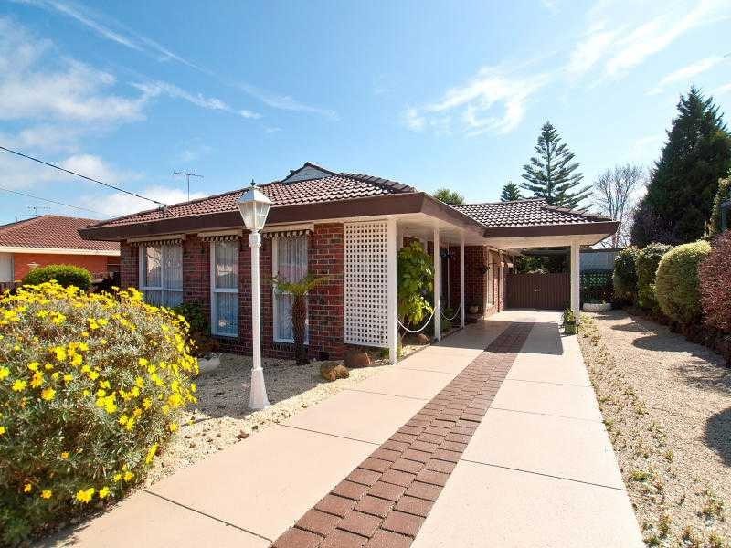 10 Blaxland Avenue, Frankston South VIC 3199