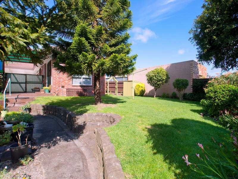 10 Blaxland Avenue, Frankston South VIC 3199