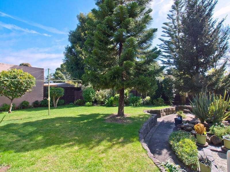 10 Blaxland Avenue, Frankston South VIC 3199