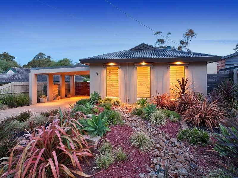 32 Deanswood Drive, Somerville VIC 3912