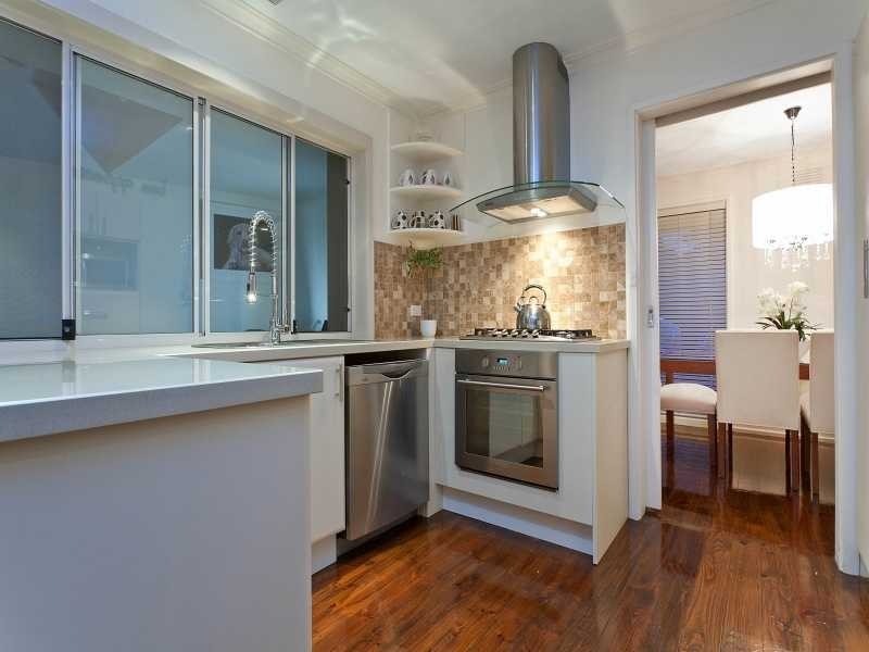 32 Deanswood Drive, Somerville VIC 3912