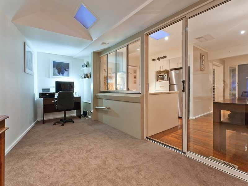 32 Deanswood Drive, Somerville VIC 3912