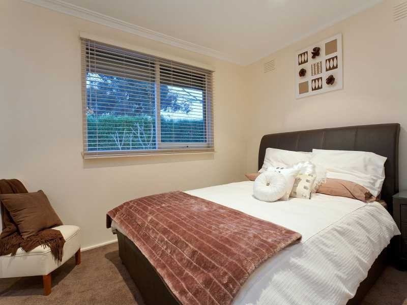 32 Deanswood Drive, Somerville VIC 3912
