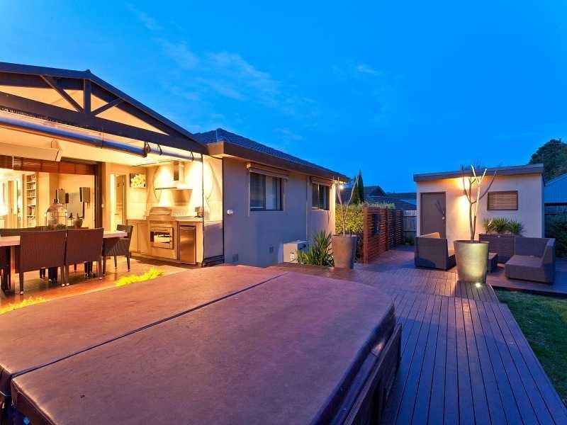 32 Deanswood Drive, Somerville VIC 3912