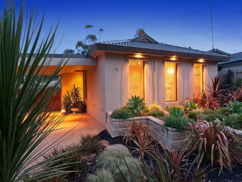 32 Deanswood Drive, Somerville VIC 3912