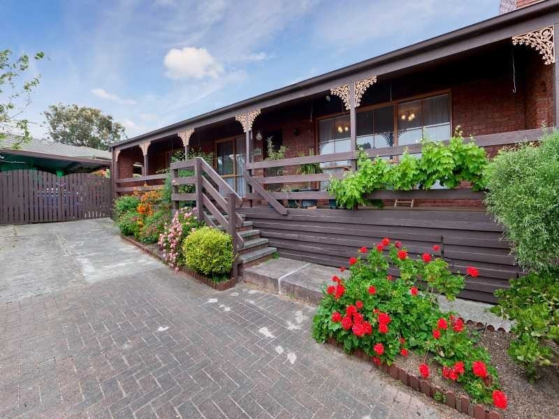 8 Liardet Crescent, Frankston VIC 3199