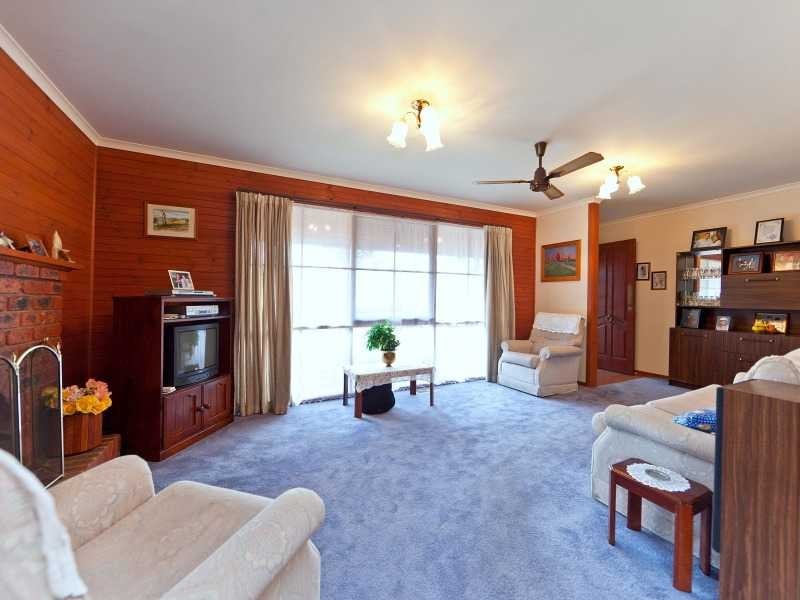 8 Liardet Crescent, Frankston VIC 3199