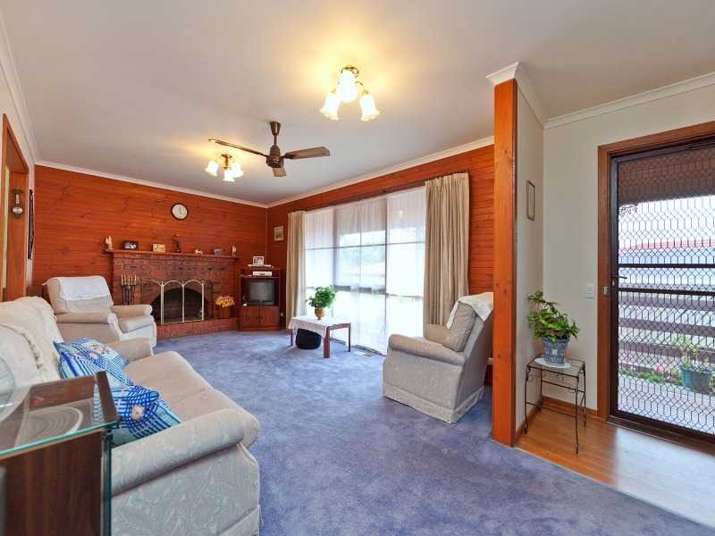 8 Liardet Crescent, Frankston VIC 3199