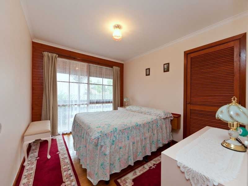 8 Liardet Crescent, Frankston VIC 3199