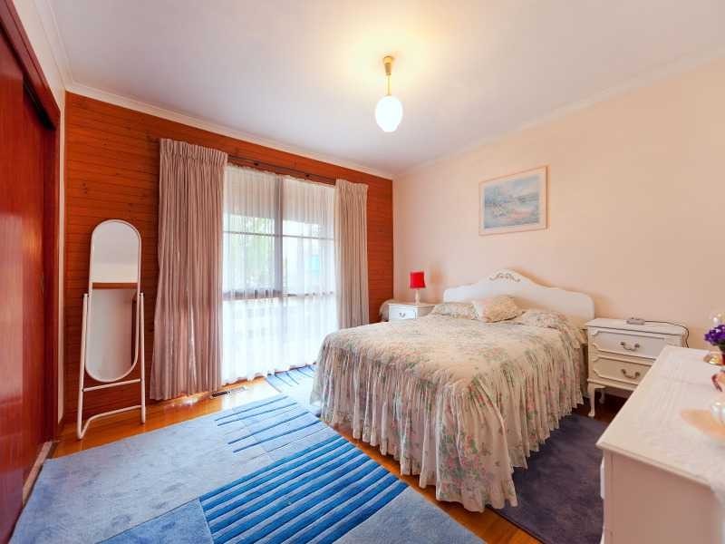 8 Liardet Crescent, Frankston VIC 3199