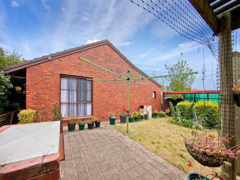 8 Liardet Crescent, Frankston VIC 3199