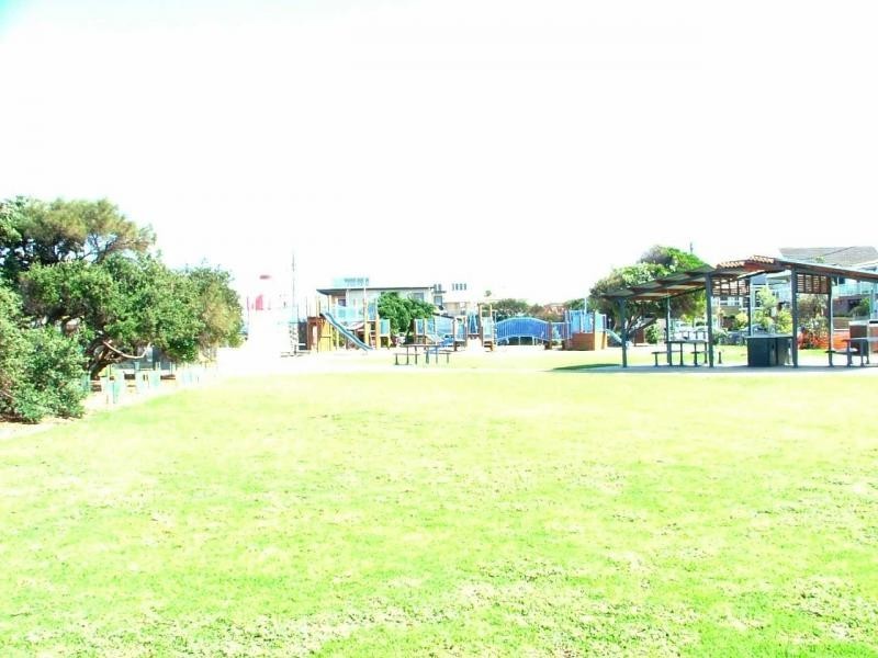 3/4 The Strand, Chelsea VIC 3196